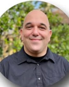 Photo of Victor Hiraldo